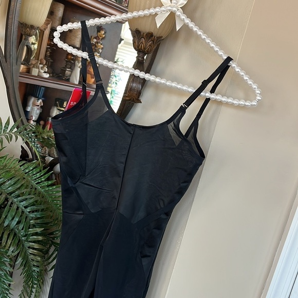 Brand New Spanx Open-Bust Mid-Thigh Bodysuit Very Black Slimming Shapewear - Picture 9 of 15